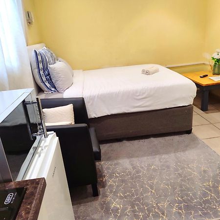 Zina Hotel Pretoria Luaran gambar
